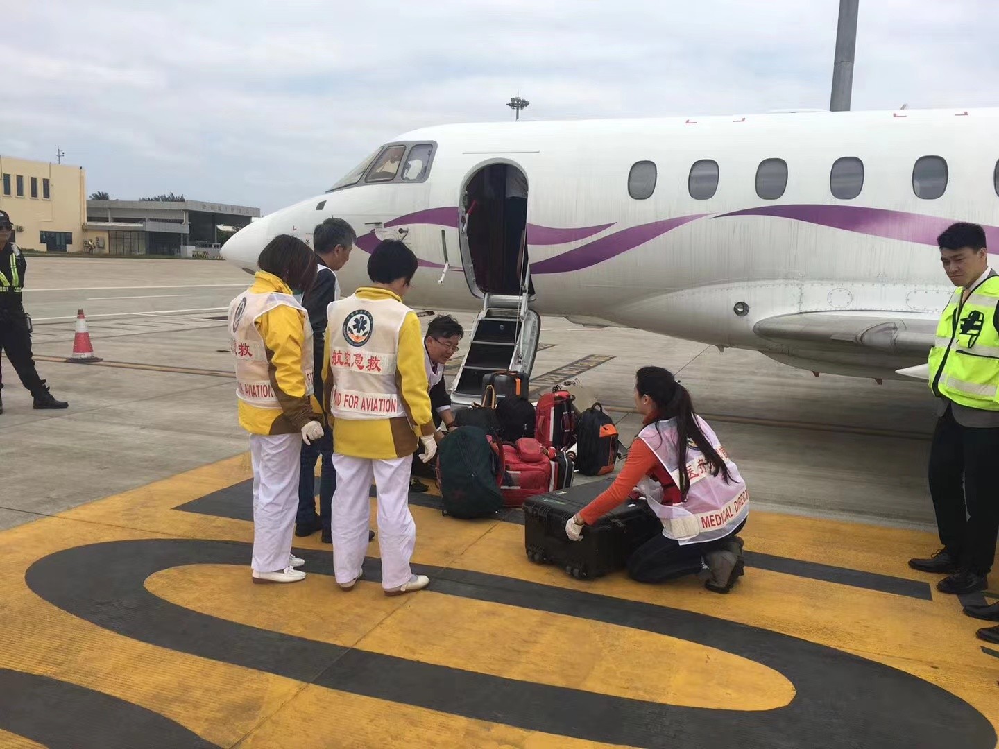 宣城香港出入境救护车出租